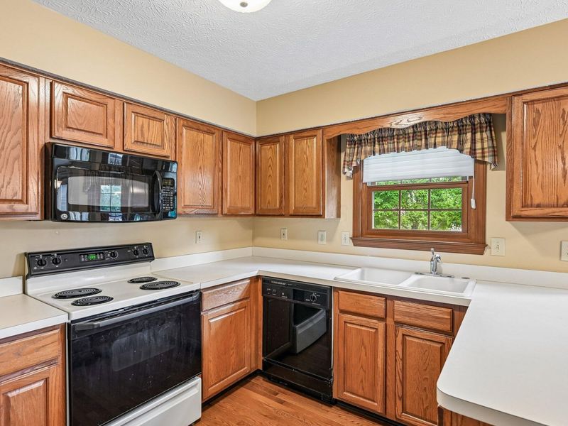 8459 Juniper Drive, Lewis Center, OH 43035 Photo 15