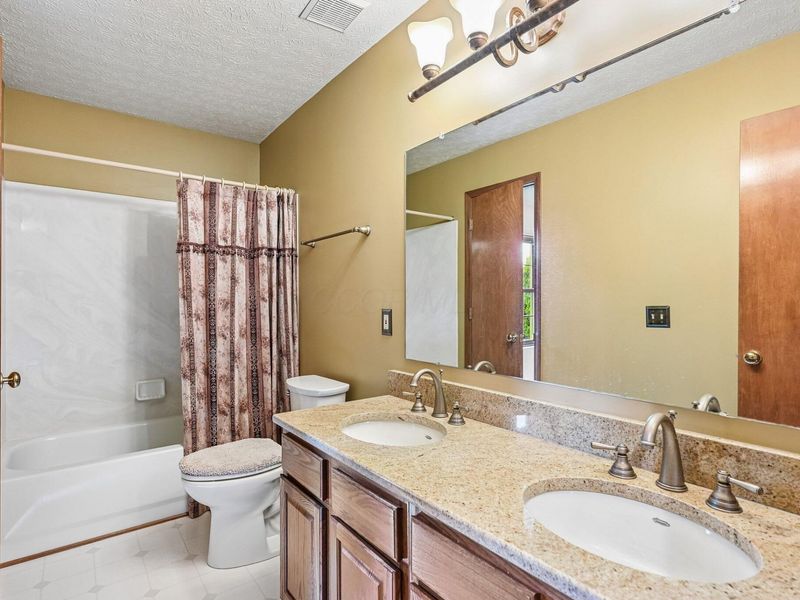 8459 Juniper Drive, Lewis Center, OH 43035 Photo 30