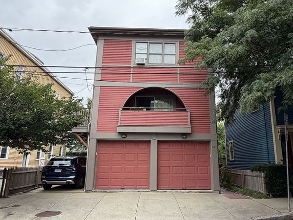 221 Charles Street, Unit 1, Cambridge, MA 02141