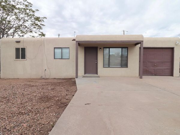 1123 Betts Street NE, Albuquerque, NM 87112