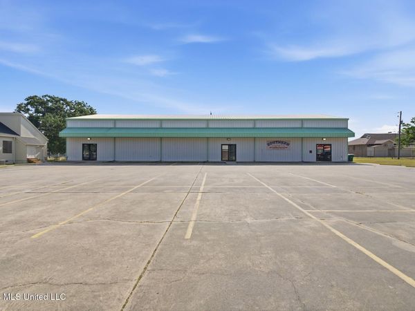 8 Professional Parkway, Petal, MS 39465