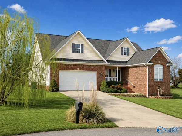 92 Lake Ridge Circle, Guntersville, AL 35976