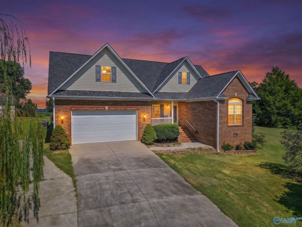 92 Lake Ridge Circle, Guntersville, AL 35976