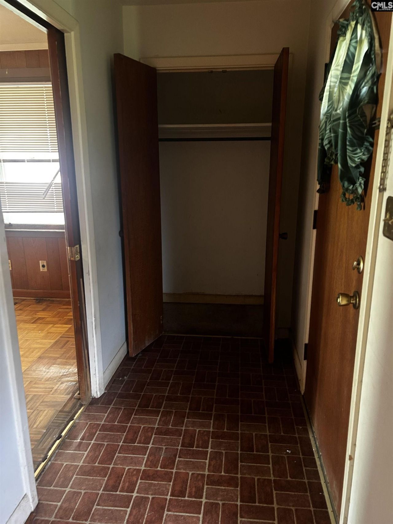 1184 Woodbine Drive  Photo 7