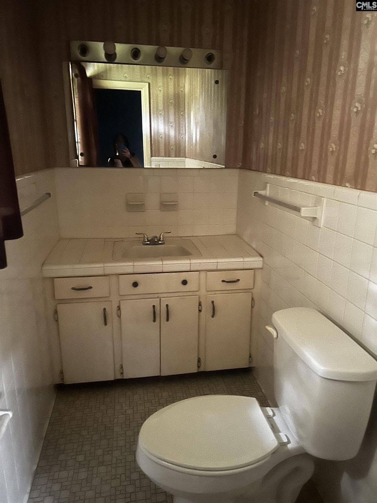 1184 Woodbine Drive  Photo 9