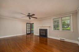 4509 Meadowood Road  photo 4