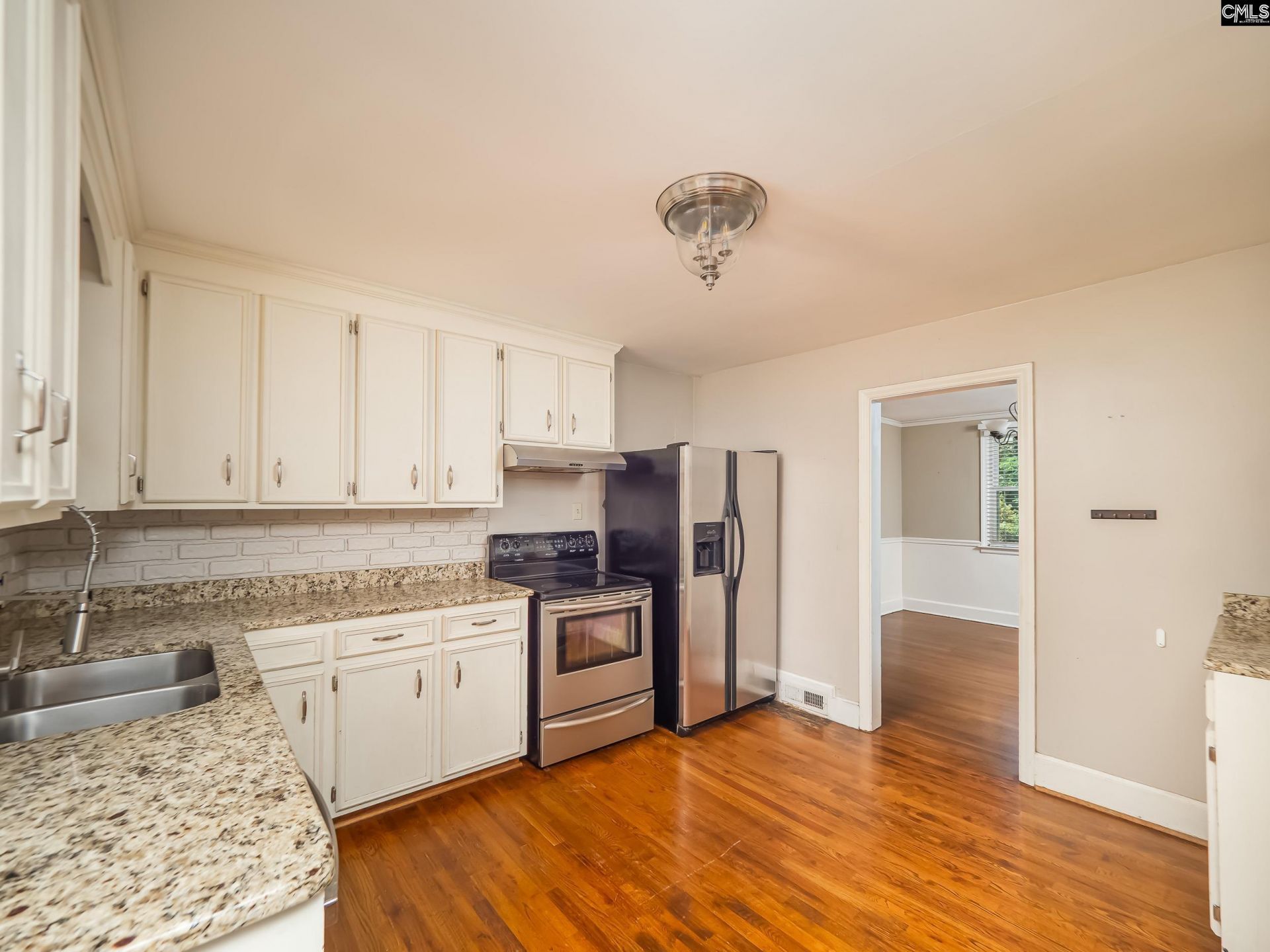 4509 Meadowood Road  Photo 5