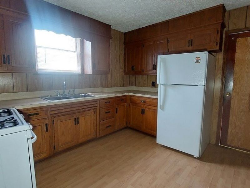 112 WOODMONT AVENUE Avenue, Steubenville, OH 43952 Photo 12