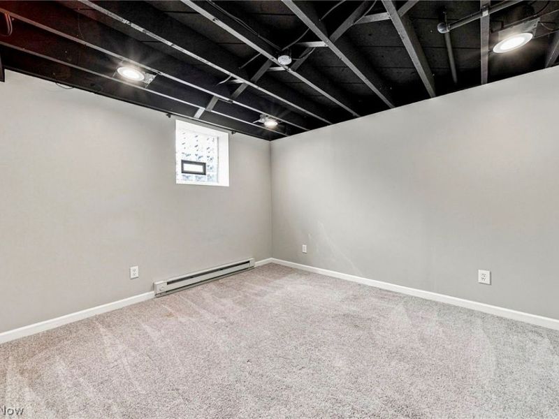 13687 Carlton Street, Burton, OH 44021 Photo 18