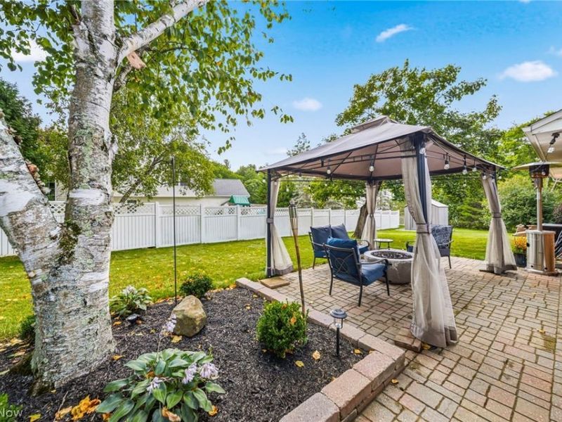 13687 Carlton Street, Burton, OH 44021 Photo 22