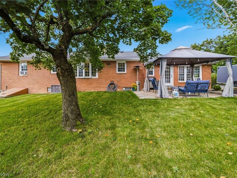 13687 Carlton Street, Burton, OH 44021 Photo 26