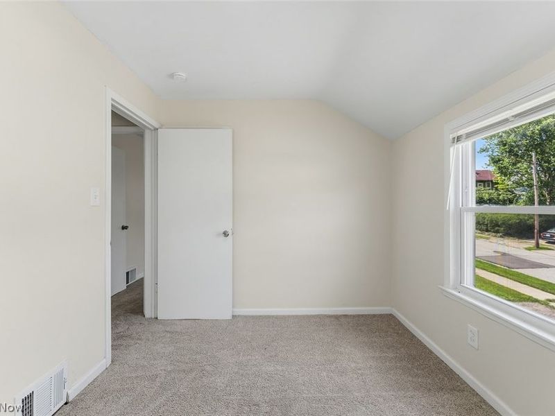 19316 Milan Drive, Maple Heights, OH 44137 Photo 11