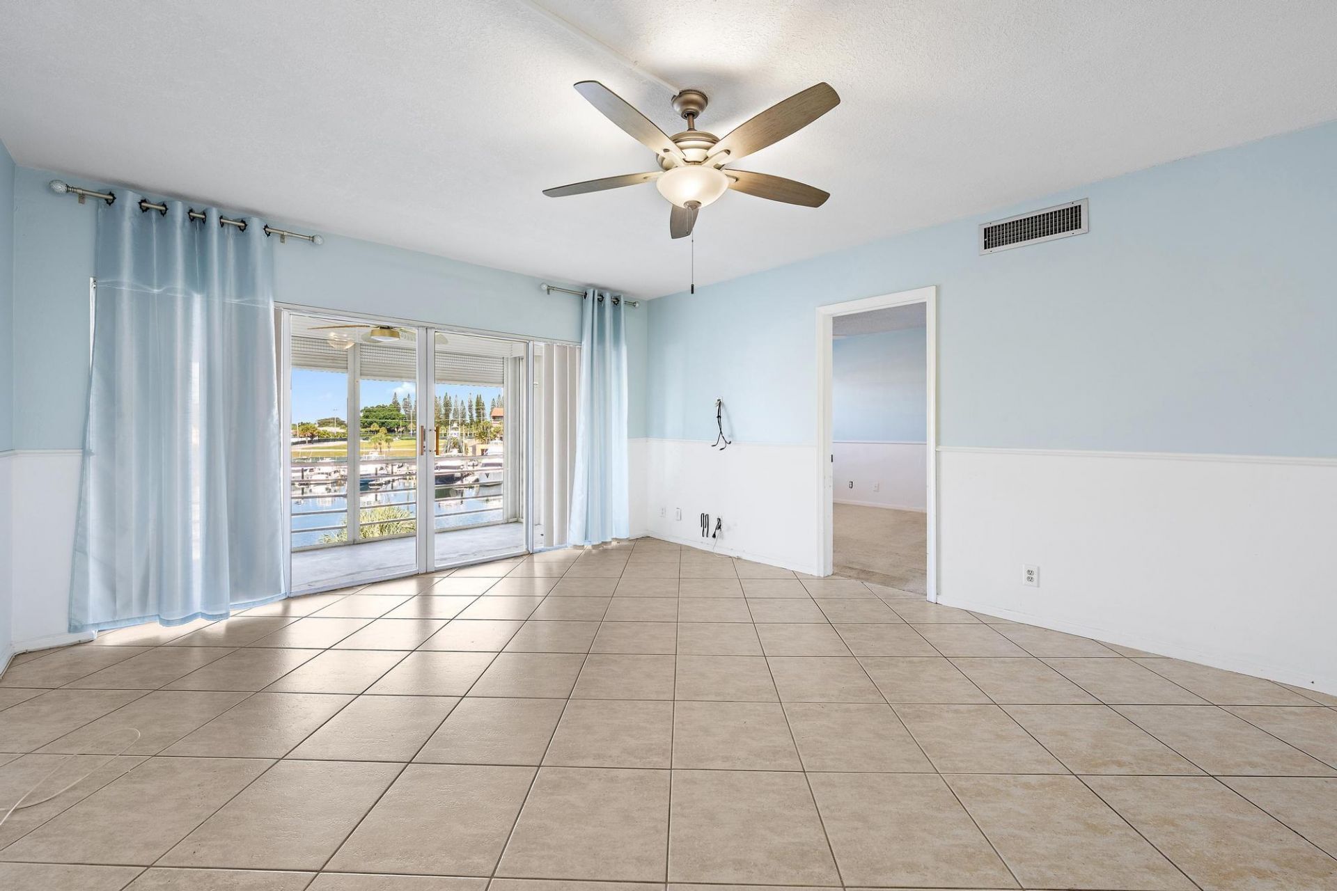 29 Yacht Club Drive, Unit 405, North Palm Beach, FL 33408 Photo