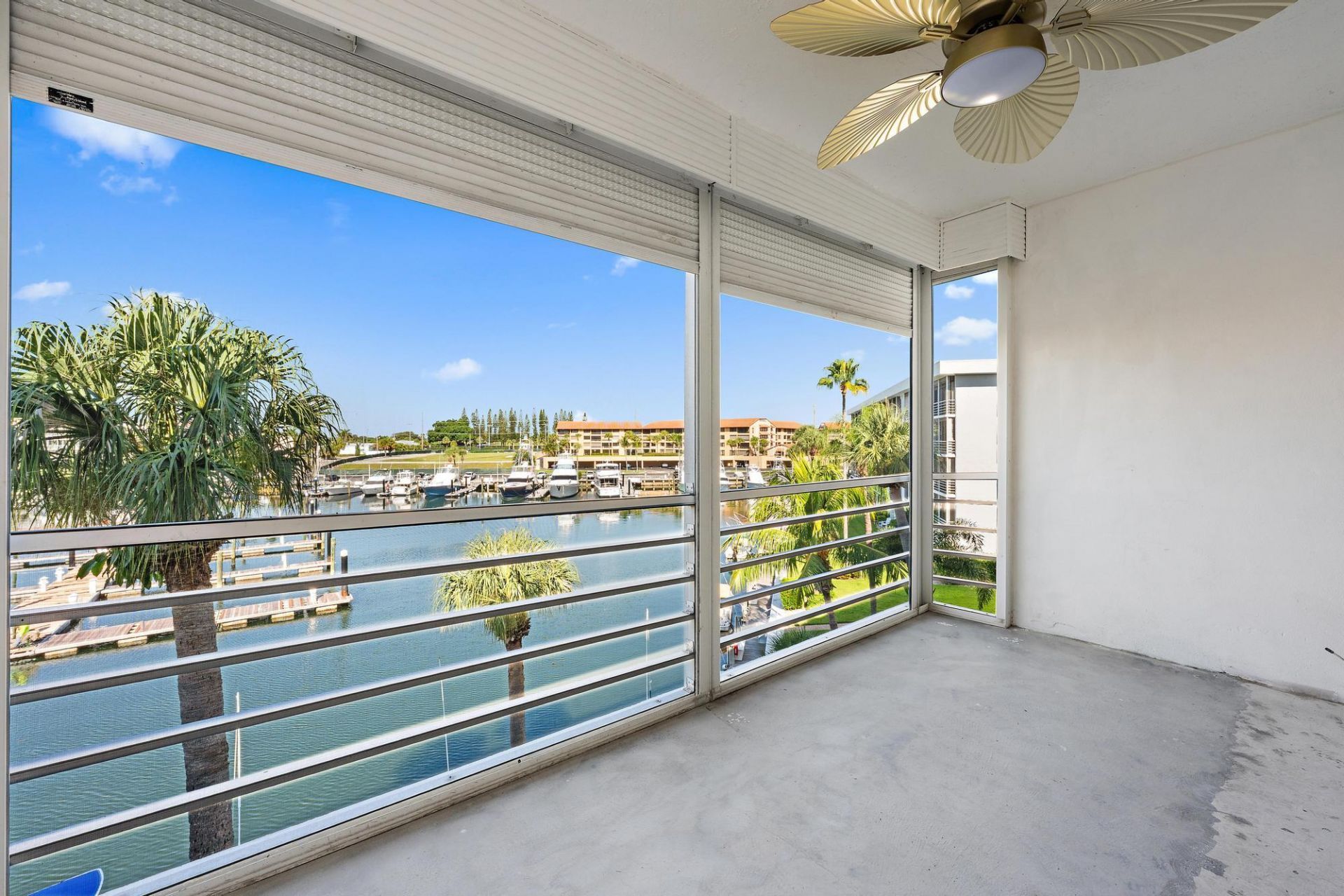 29 Yacht Club Drive, Unit 405, North Palm Beach, FL 33408 Photo