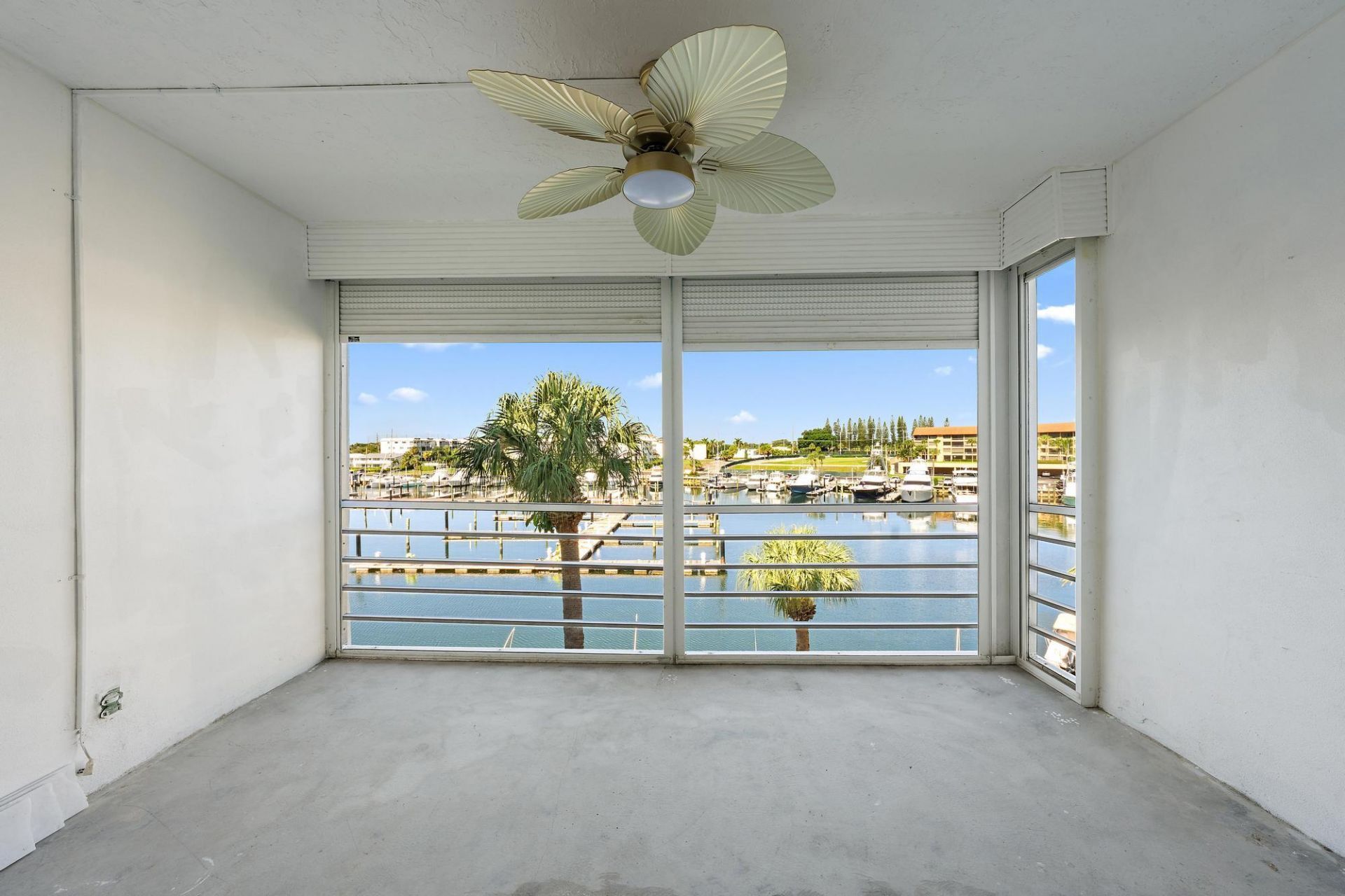 29 Yacht Club Drive, Unit 405, North Palm Beach, FL 33408 Photo