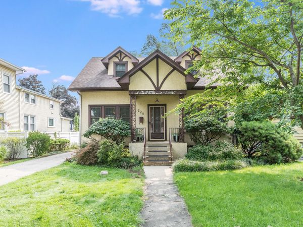 225 Pick Avenue , Elmhurst, IL 60126
