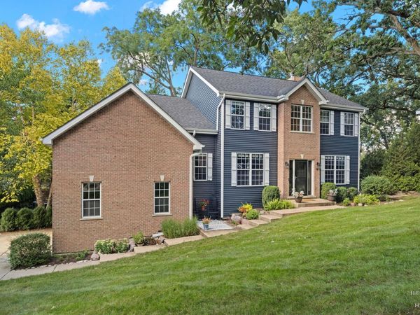 399 Asbury Avenue , Fox River Grove, IL 60021
