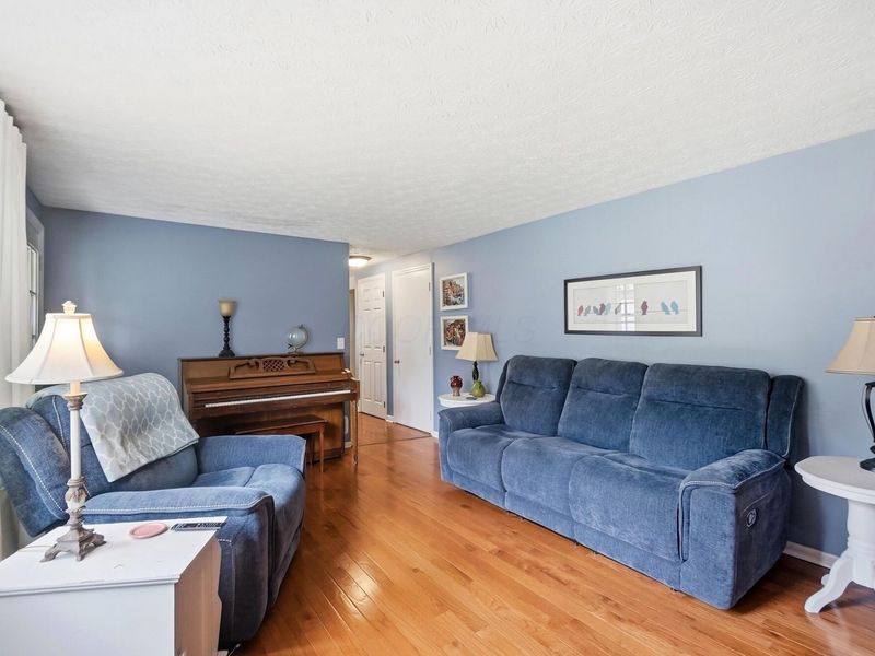 966 Hilton Drive , Reynoldsburg, OH 43068 Photo 11