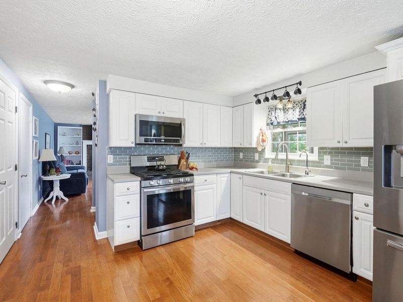 966 Hilton Drive , Reynoldsburg, OH 43068 Photo 13