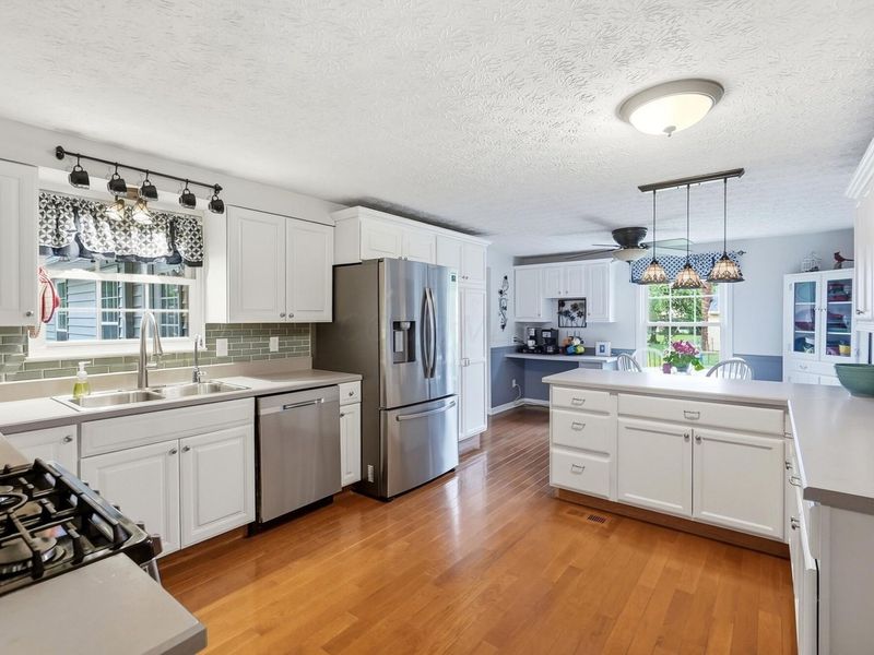 966 Hilton Drive , Reynoldsburg, OH 43068 Photo 14