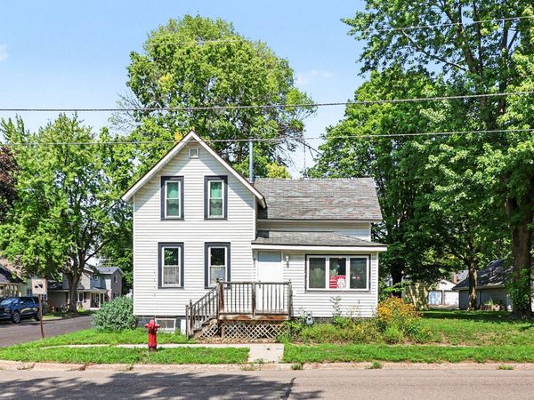 401 Oak Avenue SE, Montgomery, MN 56069