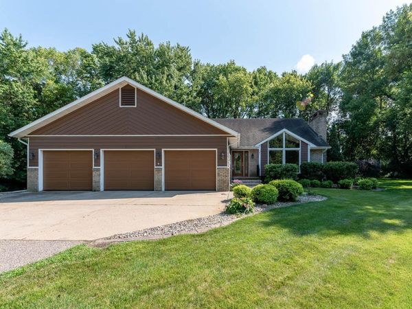 200 Greenwood Drive, Mankato, MN 56001