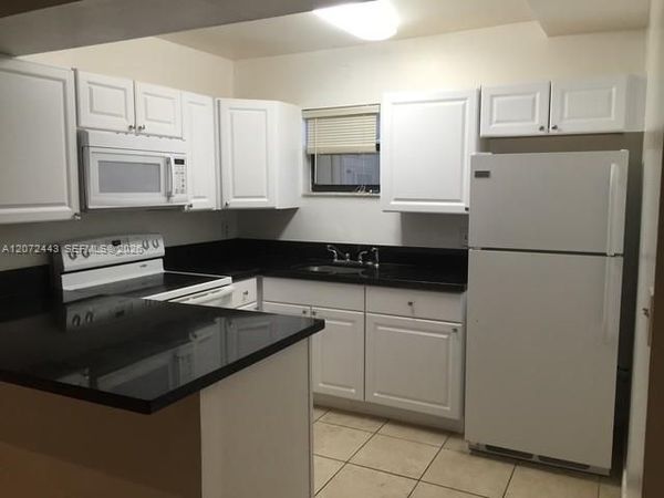 8290 Lake Dr , Unit 144, Doral, FL 33166