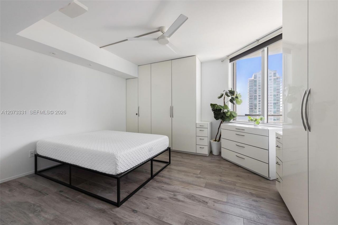 335 S Biscayne Blvd , Unit 2805, Miami, FL 33131 Photo