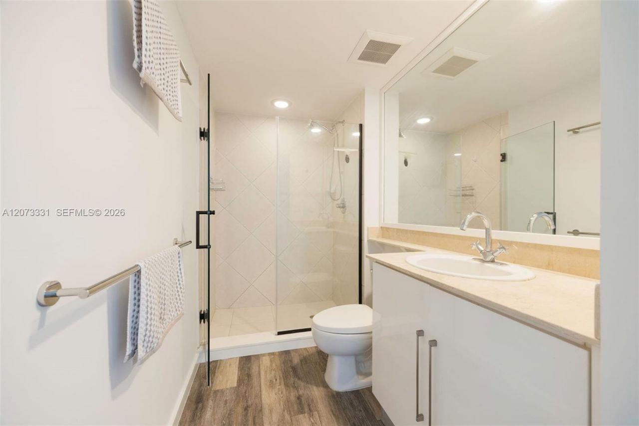 335 S Biscayne Blvd , Unit 2805, Miami, FL 33131 Photo