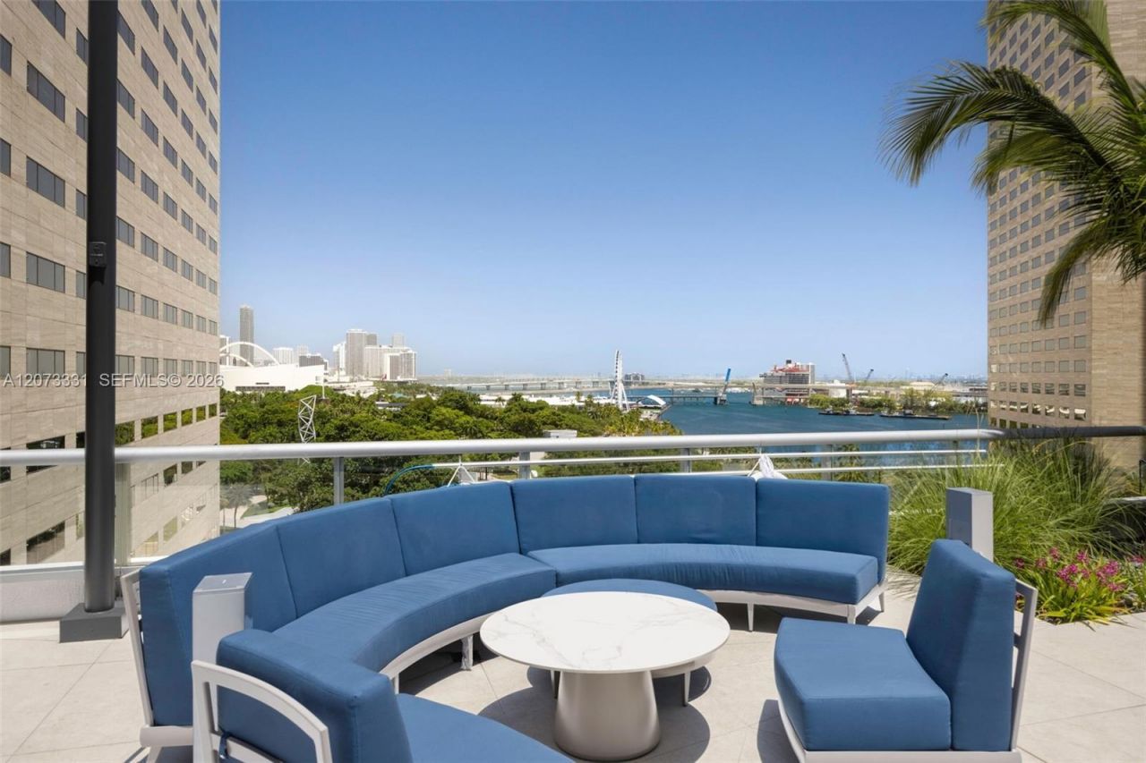 335 S Biscayne Blvd , Unit 2805, Miami, FL 33131 Photo