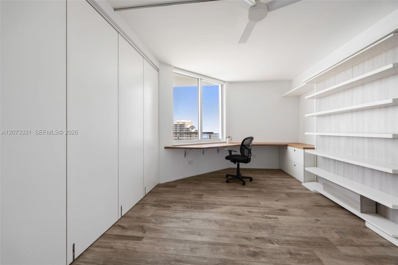 335 S Biscayne Blvd , Unit 2805, Miami, FL 33131 Photo
