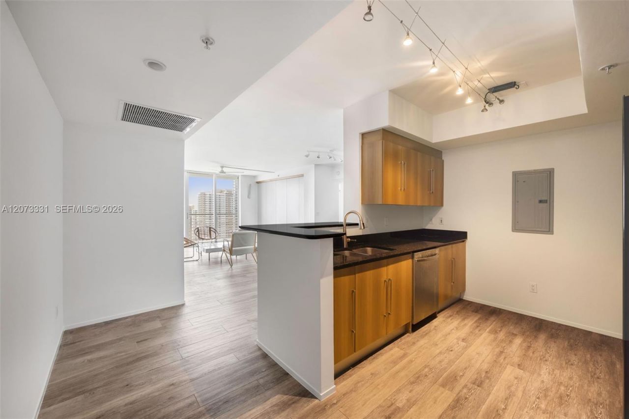 335 S Biscayne Blvd , Unit 2805, Miami, FL 33131 Photo