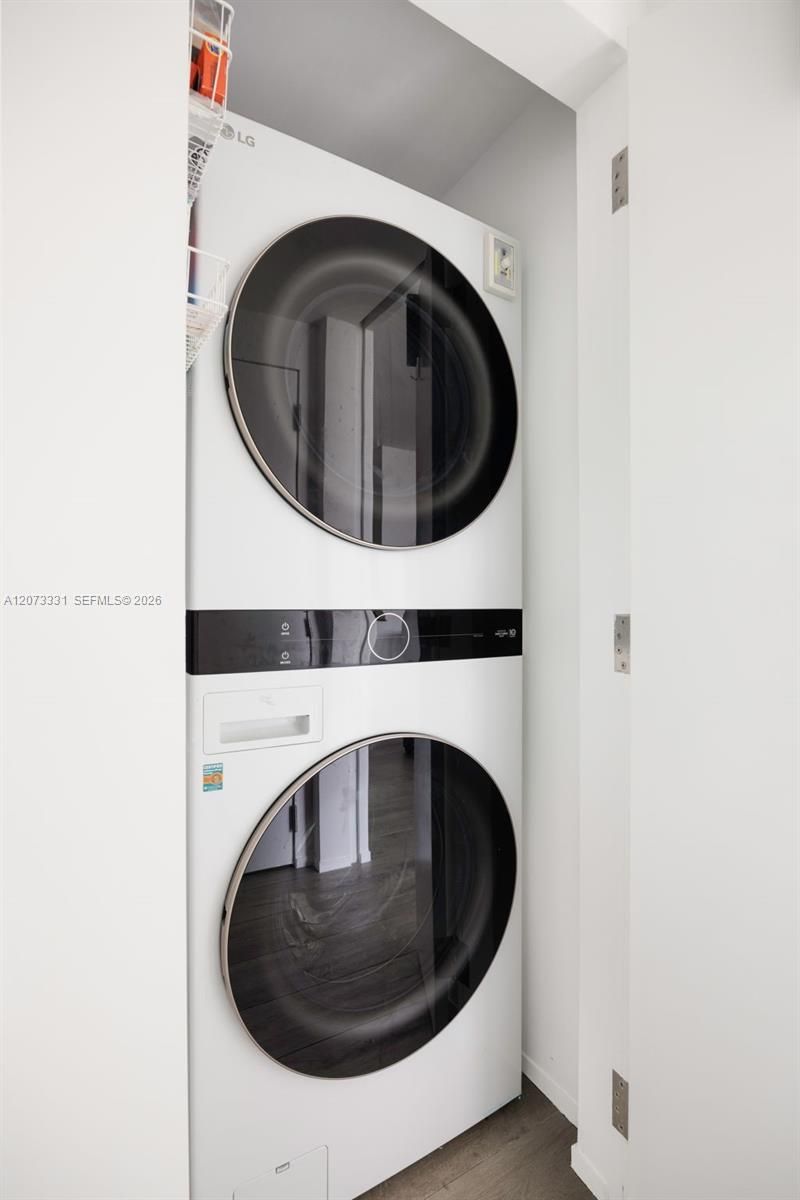 335 S Biscayne Blvd , Unit 2805, Miami, FL 33131 Photo