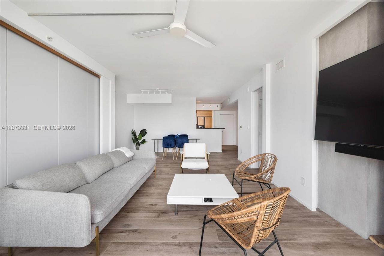 335 S Biscayne Blvd , Unit 2805, Miami, FL 33131 Photo