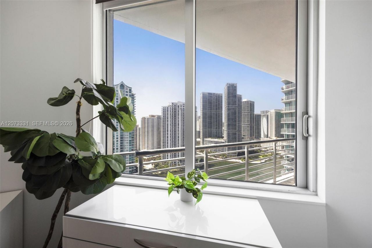 335 S Biscayne Blvd , Unit 2805, Miami, FL 33131 Photo