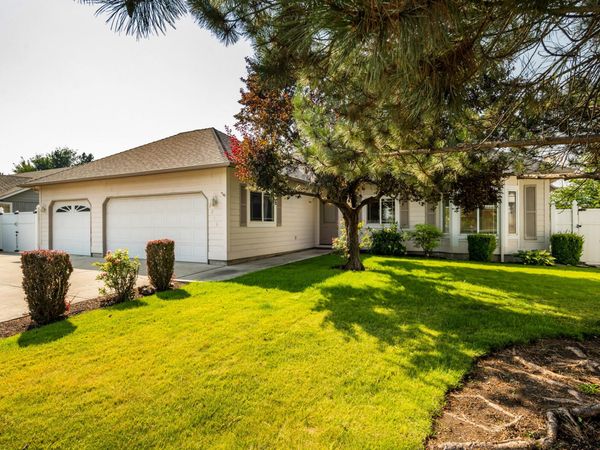 3916 SW Sam Snead Court, Redmond, OR 97756