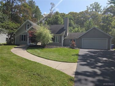 862 Hillside Drive, Lewiston, NY 14092