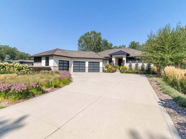 975 Wynstone, Jefferson, SD 57038