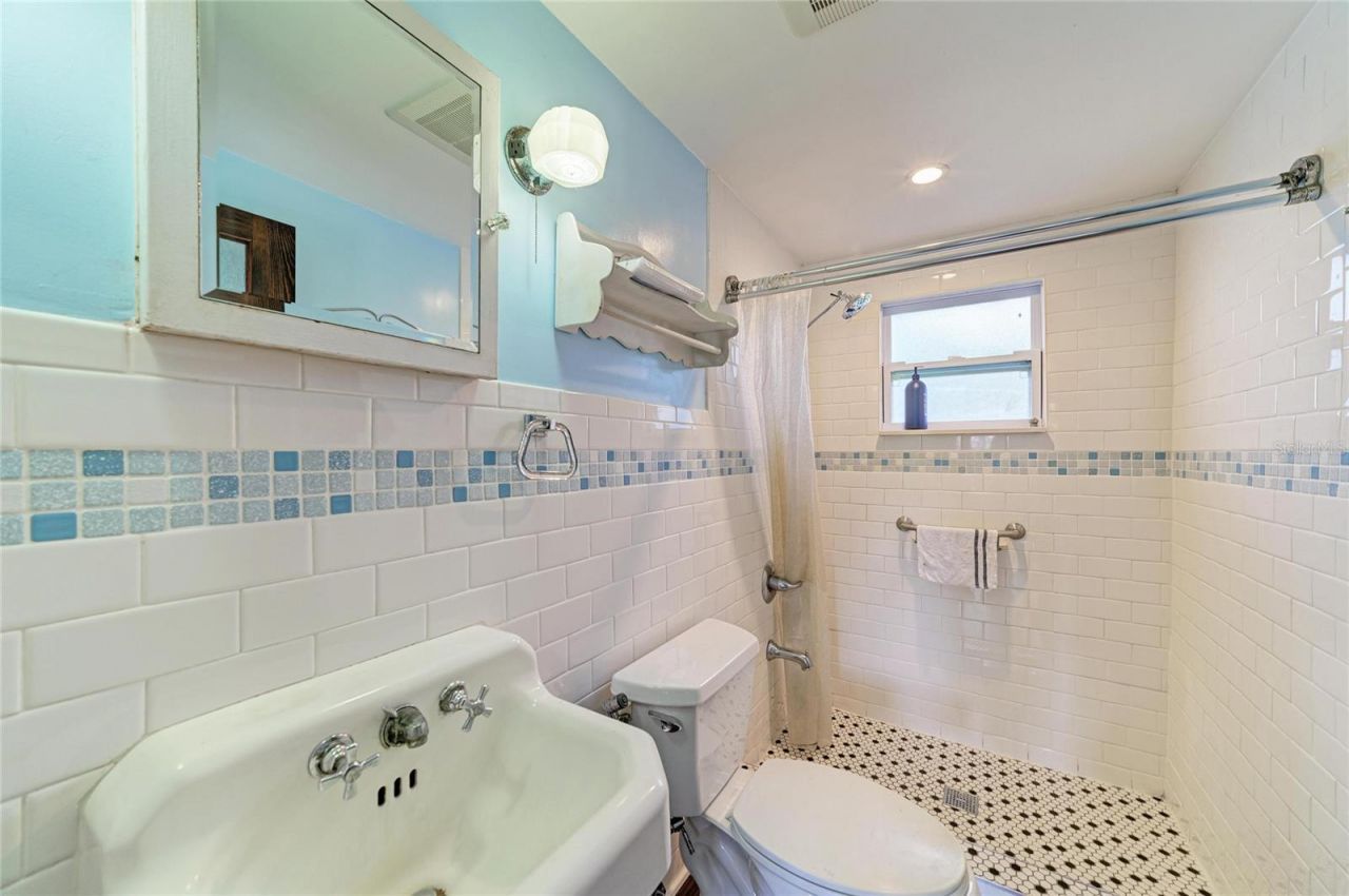 1609 Saffold Park Drive , Ruskin, FL 33570 Photo