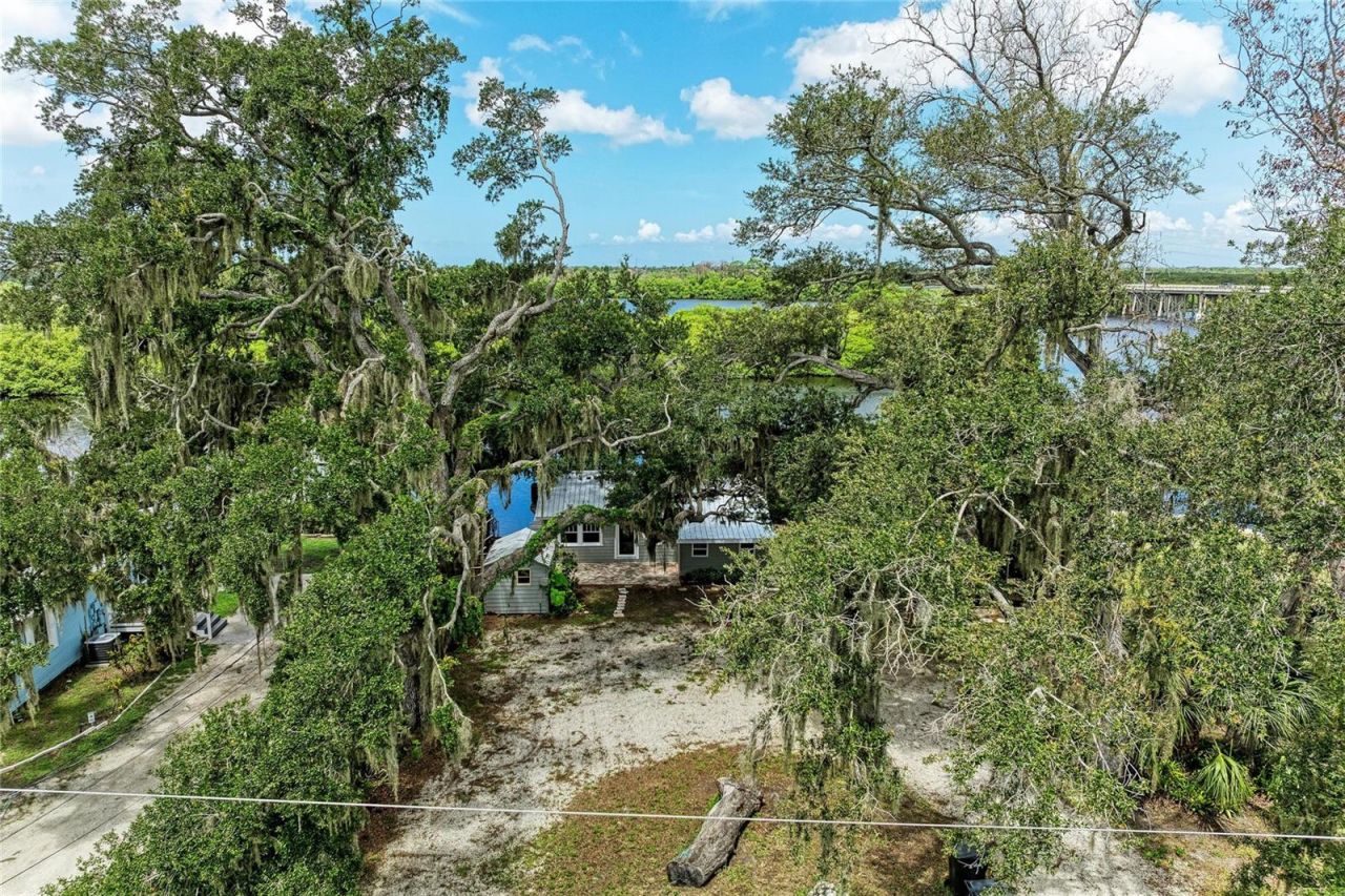 1609 Saffold Park Drive , Ruskin, FL 33570 Photo
