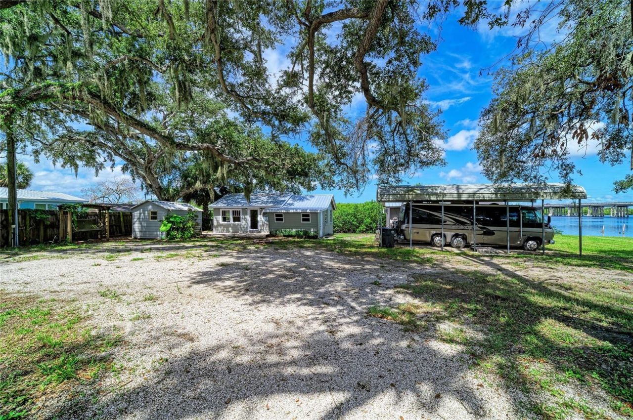 1609 Saffold Park Drive , Ruskin, FL 33570 Photo
