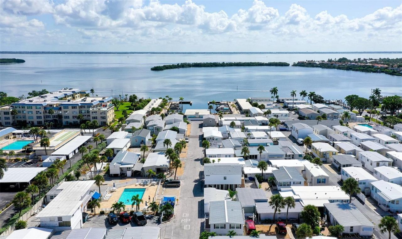 36 Twin Shores Boulevard , Longboat Key, FL 34228 Photo