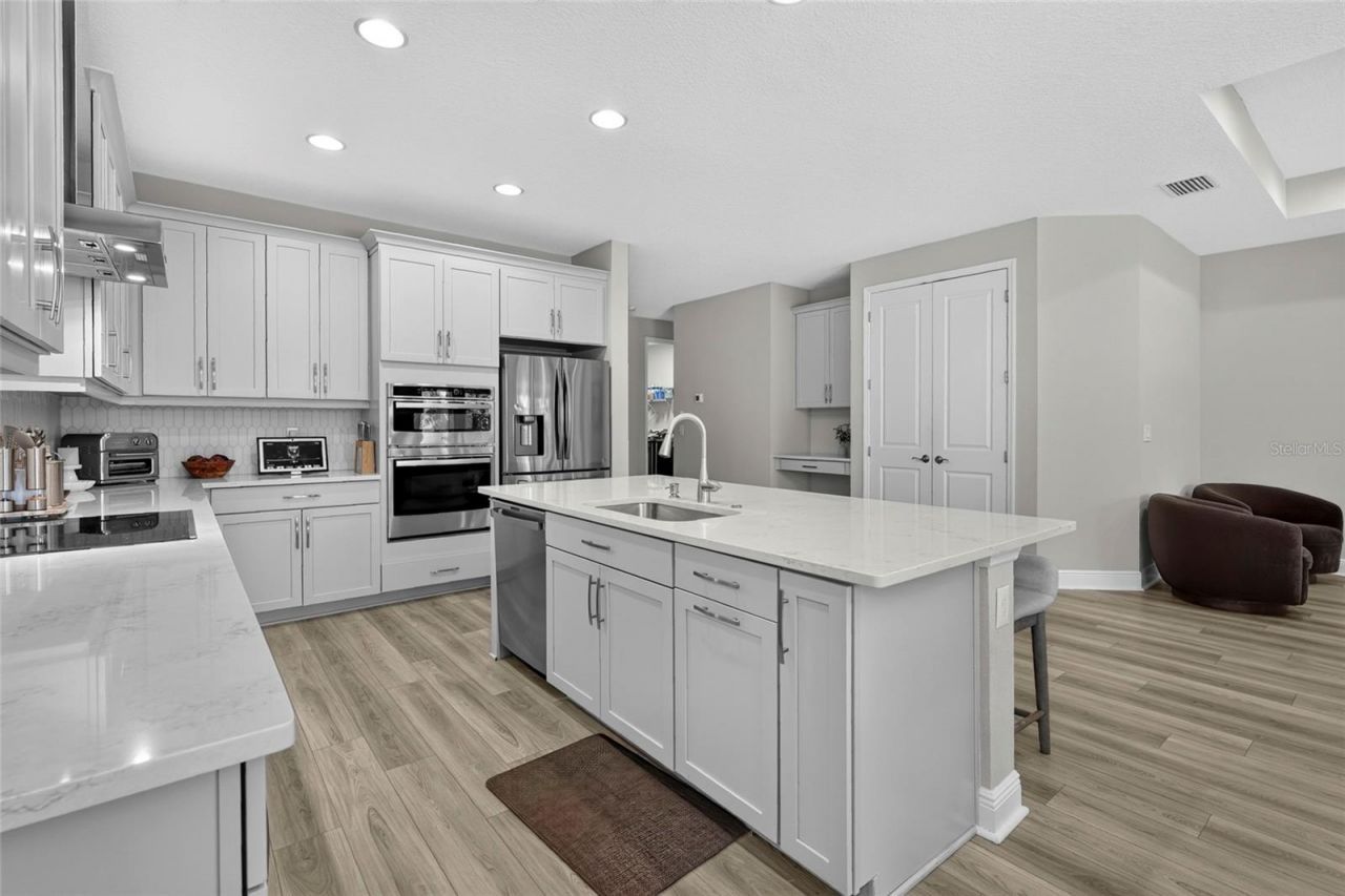 3541 Secluded Court, Sarasota, FL 34240 Photo
