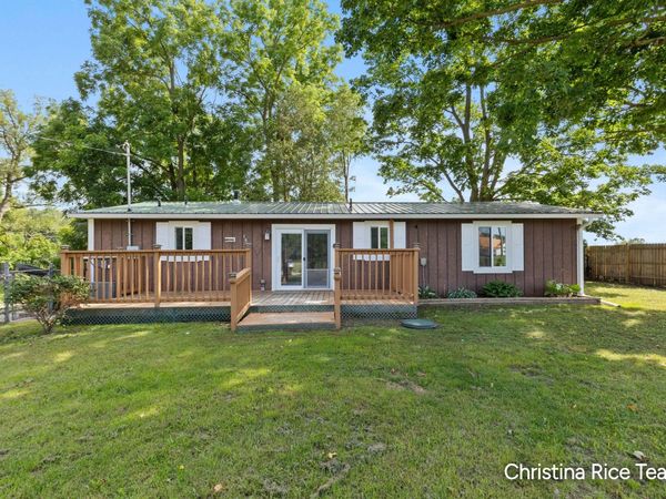 15133 2nd Street, Howard City, MI 49329