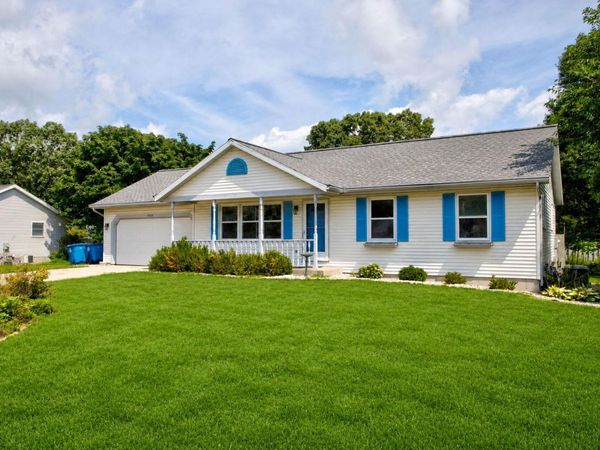 15469 Mercury Drive, Grand Haven, MI 49417