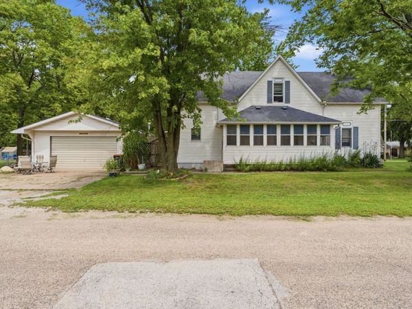 201 4th Street, New Boston, IL 61272