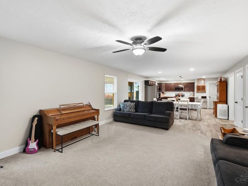 254 Auburn Meadows Court, Carlisle, OH 45005 Photo 11