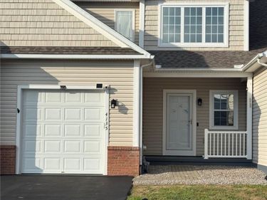 4135 Sandbar Lane, Liverpool, NY 13090