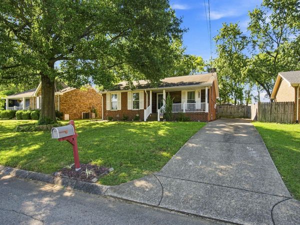 103 Glen Oak Ct W, Hendersonville, TN 37075