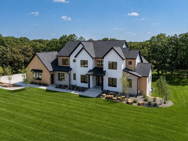 4608 Royal Oaks Lane SW, Rochester, MN 55902
